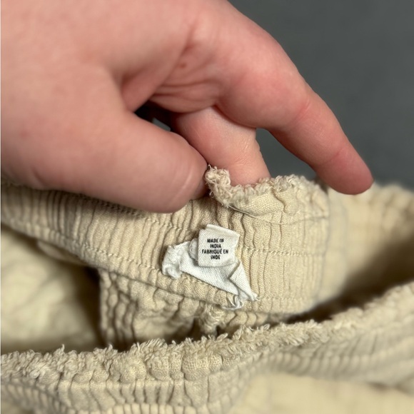 Women's aerie Cream Shorts - Picture 5 of 6